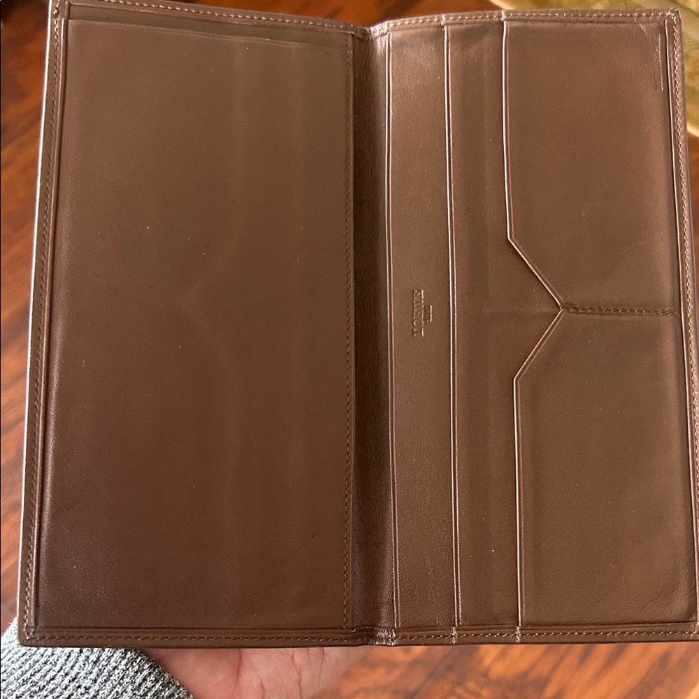 LOEWE Softest Leather Wallet - Picture 2 of 9